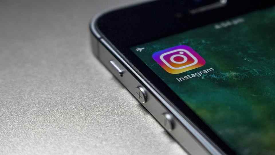 Instagram Introduces Live Hindi Translation & Dubbing for Reels — Explained